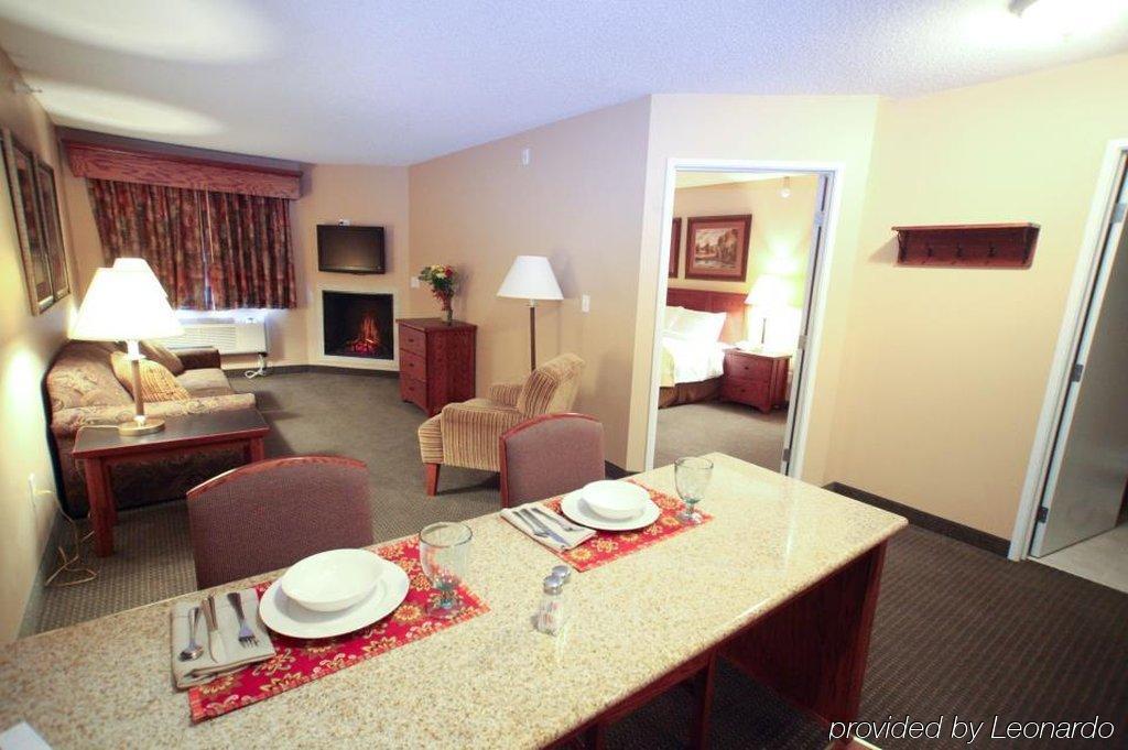 Grandstay Hotel & Suites Perham Exterior photo