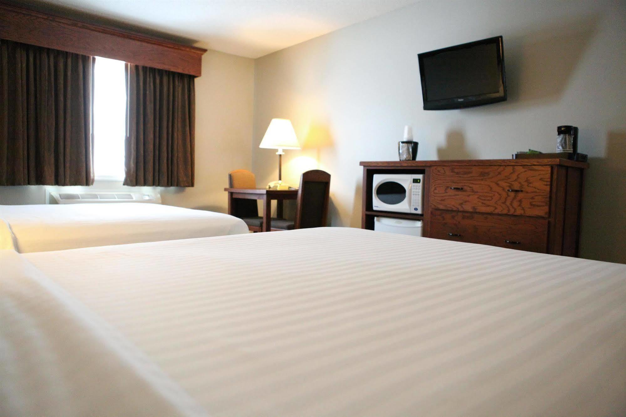Grandstay Hotel & Suites Perham Exterior photo