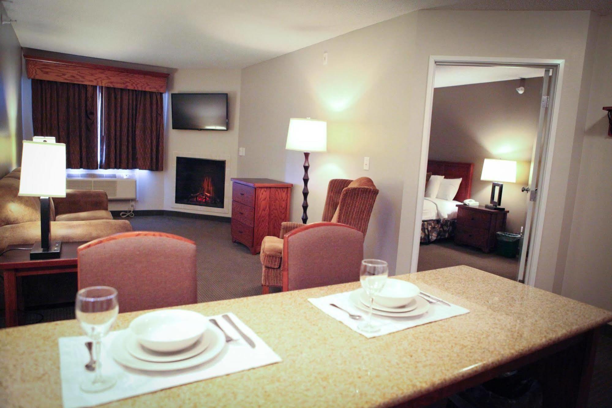 Grandstay Hotel & Suites Perham Exterior photo