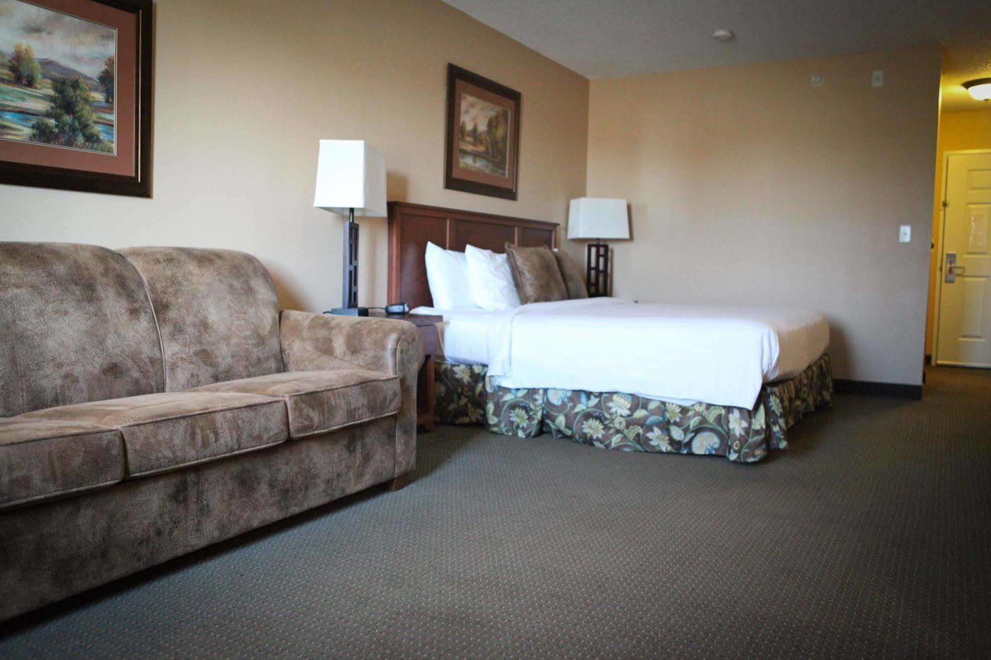 Grandstay Hotel & Suites Perham Exterior photo