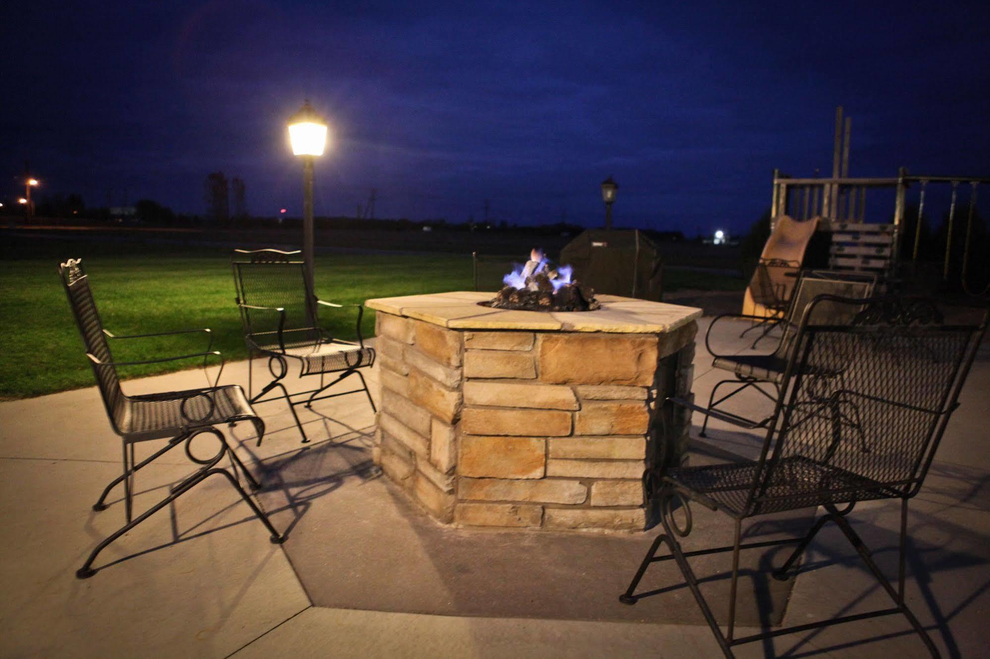 Grandstay Hotel & Suites Perham Exterior photo